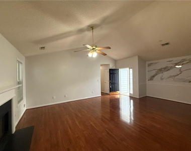 5873 Riverside Walk Drive - Photo Thumbnail 4