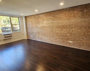 2250 N Lincoln Avenue - Photo Thumbnail 8
