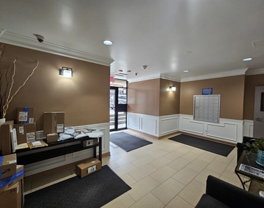 2250 N Lincoln Avenue - Photo Thumbnail 14