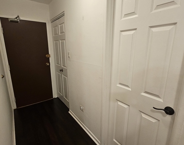 2250 N Lincoln Avenue - Photo Thumbnail 1