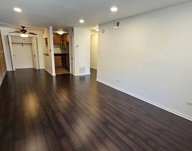 2250 N Lincoln Avenue - Photo Thumbnail 9