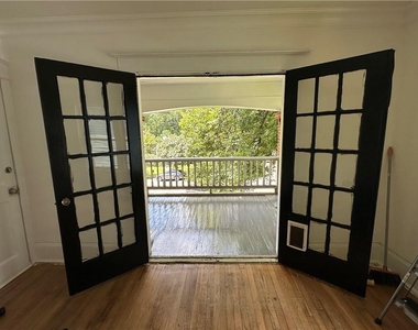 1480 South Gordon Street Sw - Photo Thumbnail 4