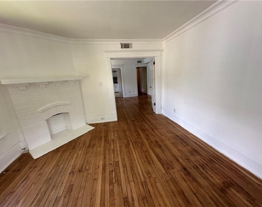 1480 South Gordon Street Sw - Photo Thumbnail 5
