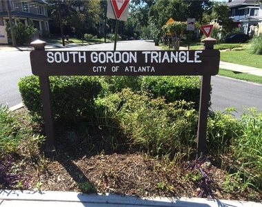 1480 South Gordon Street Sw - Photo Thumbnail 14