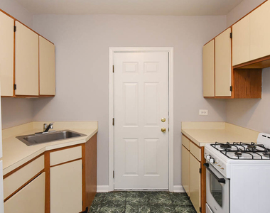 5744 N Winthrop Avenue - Photo Thumbnail 1