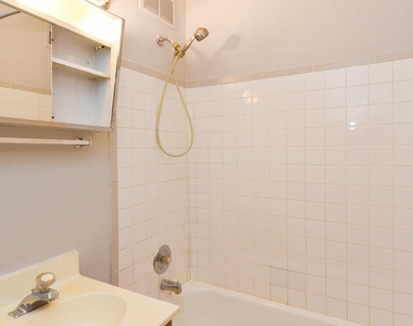 5744 N Winthrop Avenue - Photo Thumbnail 12