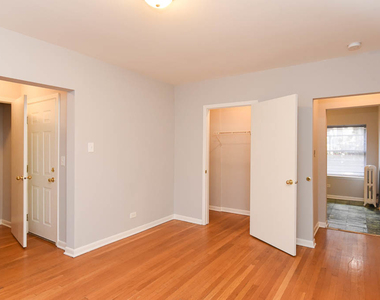 5744 N Winthrop Avenue - Photo Thumbnail 11