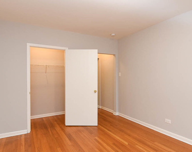 5744 N Winthrop Avenue - Photo Thumbnail 9