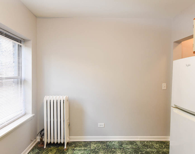5744 N Winthrop Avenue - Photo Thumbnail 4