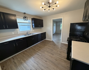 620 N State Street - Photo Thumbnail 6