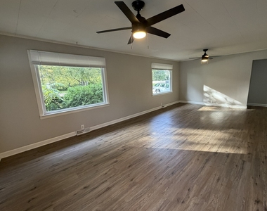 620 N State Street - Photo Thumbnail 2