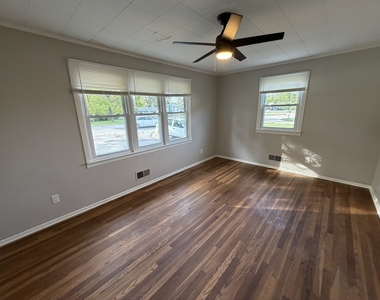 620 N State Street - Photo Thumbnail 9