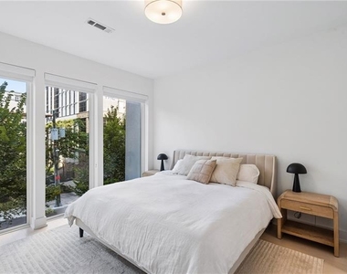 775 Juniper Street Ne - Photo Thumbnail 7