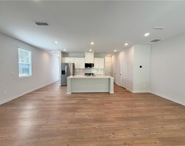 7477 Clover Lane - Photo Thumbnail 2