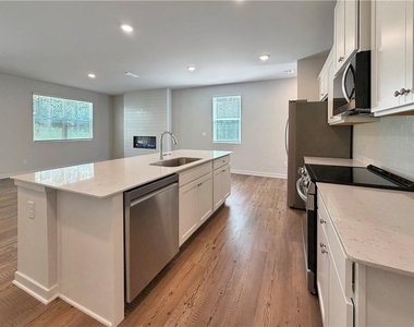 7477 Clover Lane - Photo Thumbnail 5