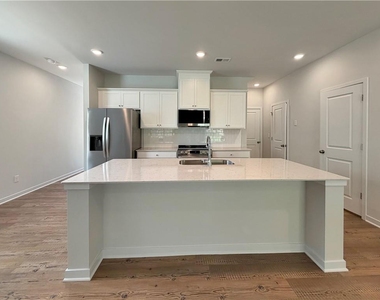 7477 Clover Lane - Photo Thumbnail 4
