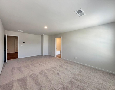 7477 Clover Lane - Photo Thumbnail 14