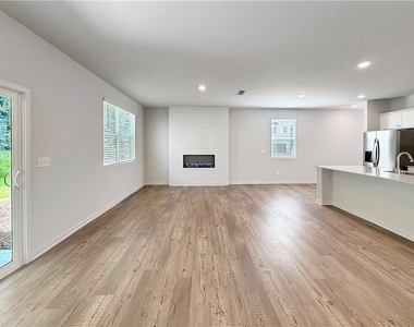7477 Clover Lane - Photo Thumbnail 7
