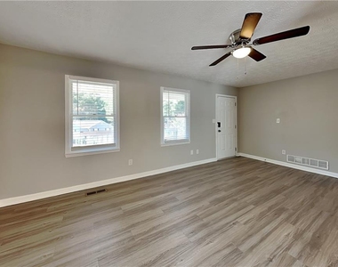 89 Silverthorne Circle - Photo Thumbnail 2