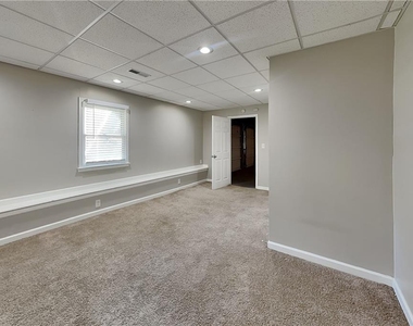 89 Silverthorne Circle - Photo Thumbnail 18