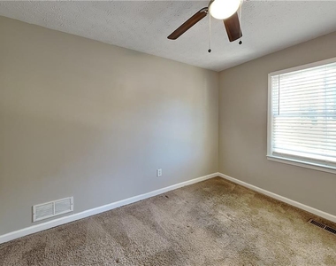 89 Silverthorne Circle - Photo Thumbnail 13