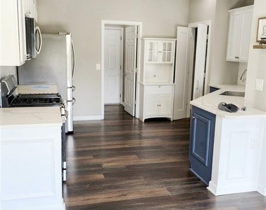 5855 Crestwick Way - Photo Thumbnail 2