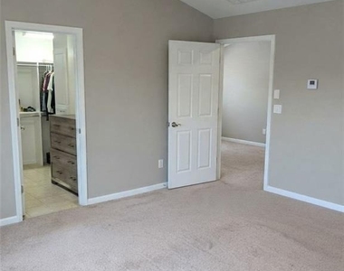 5855 Crestwick Way - Photo Thumbnail 6