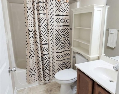 5855 Crestwick Way - Photo Thumbnail 12