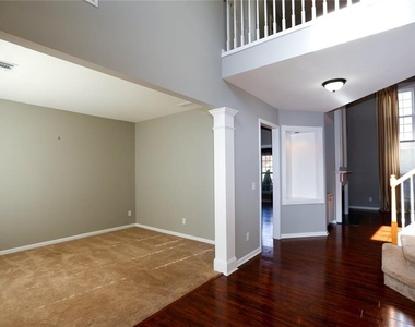 329 Coddington Court - Photo Thumbnail 3