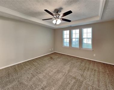 5025 Bent Creek Court - Photo Thumbnail 8