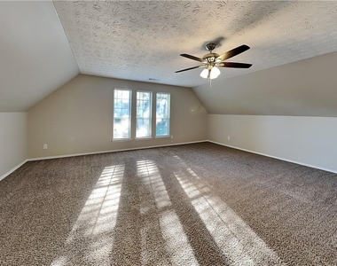 5025 Bent Creek Court - Photo Thumbnail 17