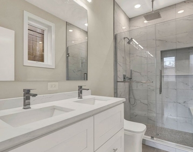 4611 S Saint Lawrence Avenue - Photo Thumbnail 12