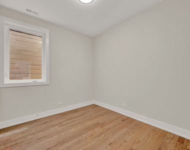 4611 S Saint Lawrence Avenue - Photo Thumbnail 15