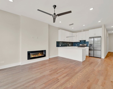 4611 S Saint Lawrence Avenue - Photo Thumbnail 3