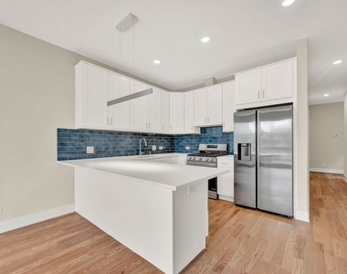 4611 S Saint Lawrence Avenue - Photo Thumbnail 5