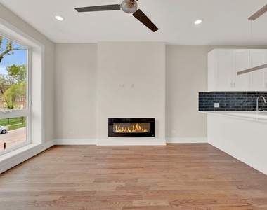 4611 S Saint Lawrence Avenue - Photo Thumbnail 2