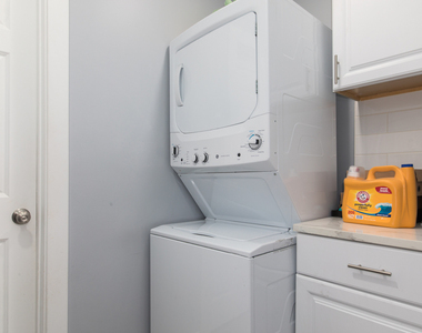 4055 Prairie Avenue - Photo Thumbnail 9