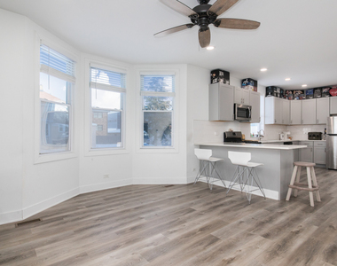 4055 Prairie Avenue - Photo Thumbnail 3