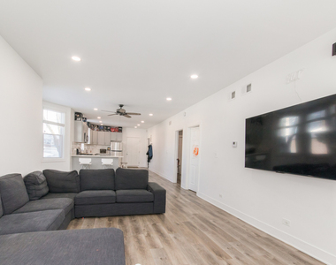 4055 Prairie Avenue - Photo Thumbnail 5