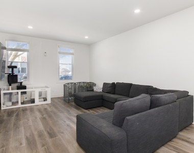 4055 Prairie Avenue - Photo Thumbnail 4
