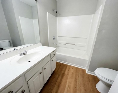 1108 Thornborough Drive - Photo Thumbnail 9