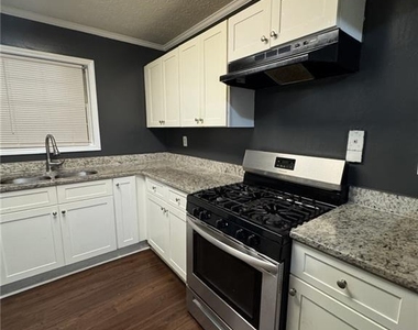 201 Augusta Drive Se - Photo Thumbnail 1