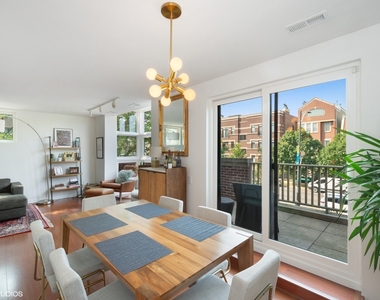 2757 N Wayne Avenue - Photo Thumbnail 4