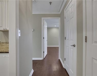 300 Johnson Ferry Road Ne - Photo Thumbnail 9