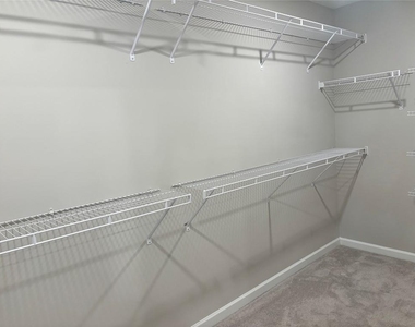243 Grey Falcon Avenue - Photo Thumbnail 5