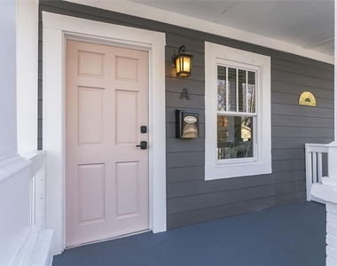62 Chester Avenue Se - Photo Thumbnail 3