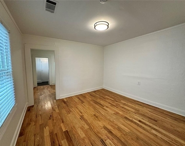62 Chester Avenue Se - Photo Thumbnail 15