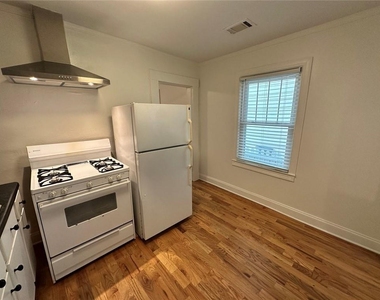 62 Chester Avenue Se - Photo Thumbnail 12