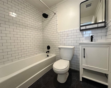 62 Chester Avenue Se - Photo Thumbnail 13