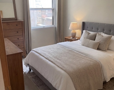 818 N Dearborn Street - Photo Thumbnail 7